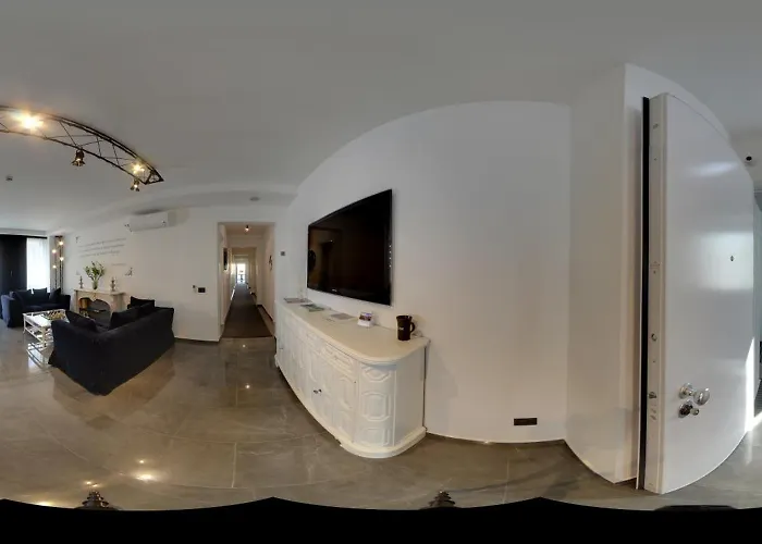 CineApollo - Ogni Camera Un Film!Albergo